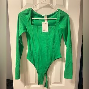 green square neck bodysuit xs